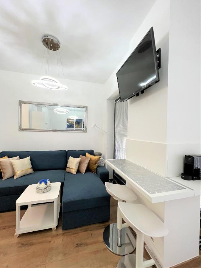 Luxe Central Studio With Pool, Parking & Ac بودابست المظهر الخارجي الصورة