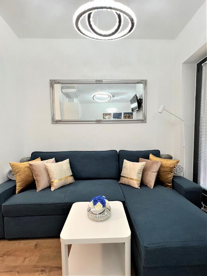 Luxe Central Studio With Pool, Parking & Ac بودابست المظهر الخارجي الصورة