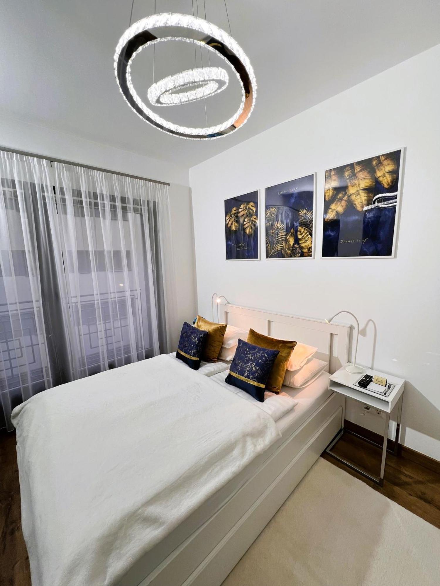 Luxe Central Studio With Pool, Parking & Ac بودابست المظهر الخارجي الصورة