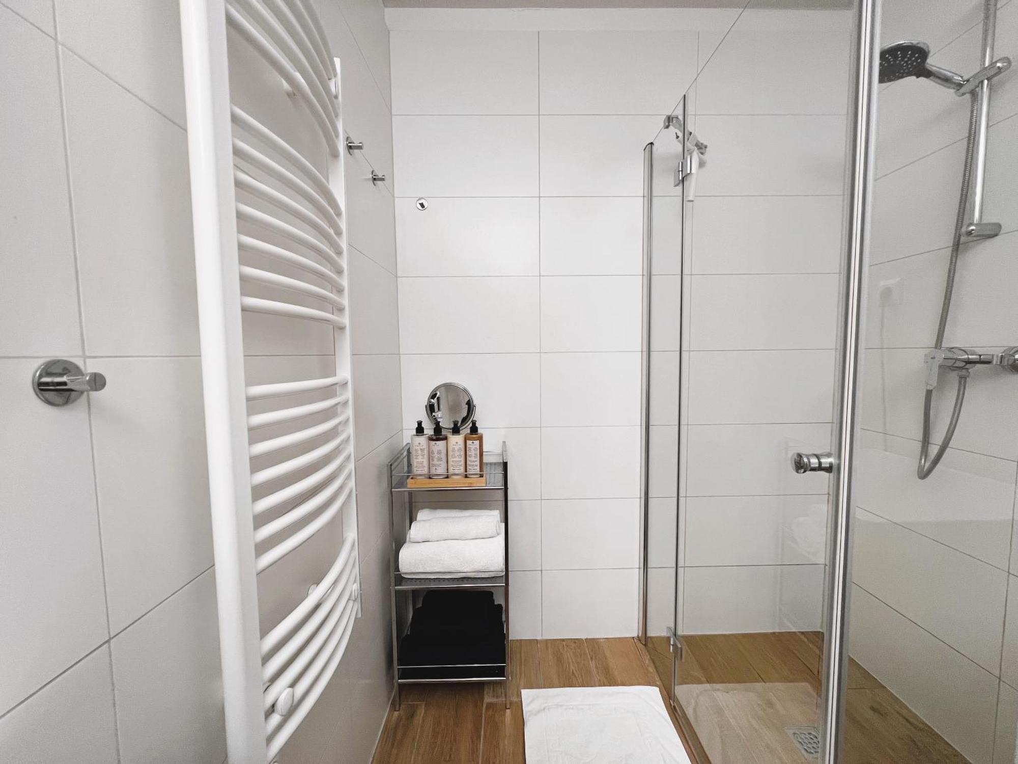 Luxe Central Studio With Pool, Parking & Ac بودابست المظهر الخارجي الصورة