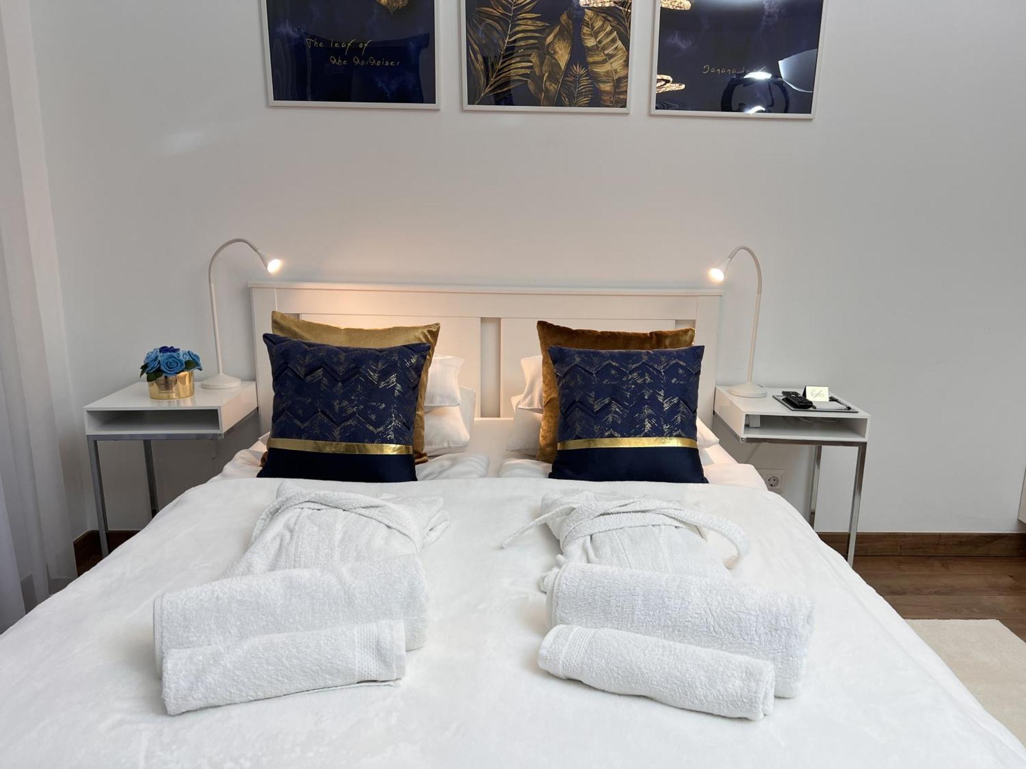 Luxe Central Studio With Pool, Parking & Ac بودابست المظهر الخارجي الصورة