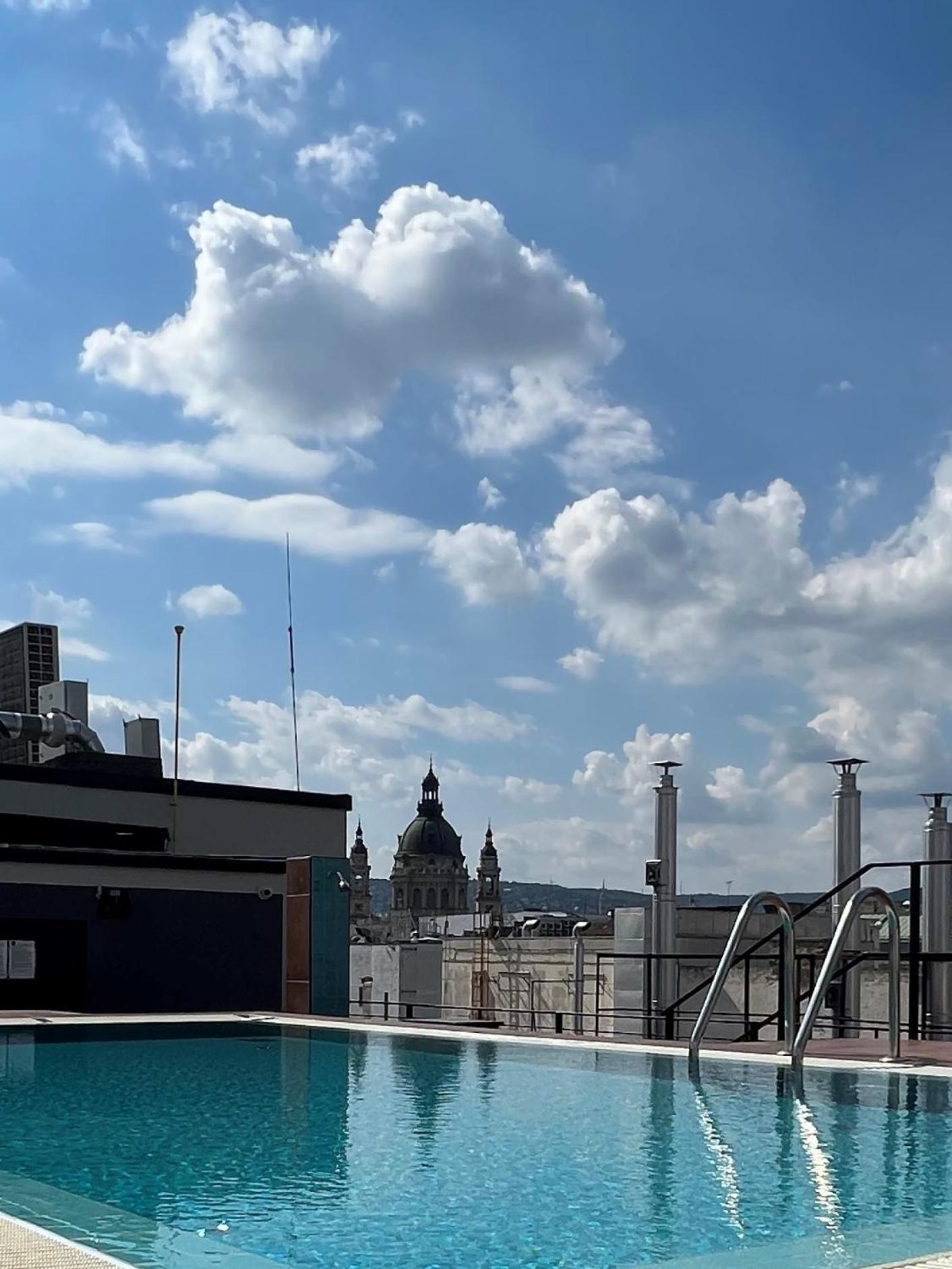 Luxe Central Studio With Pool, Parking & Ac بودابست المظهر الخارجي الصورة
