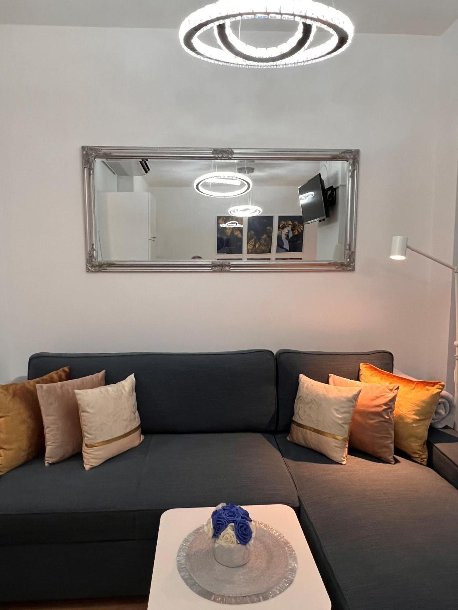 Luxe Central Studio With Pool, Parking & Ac بودابست المظهر الخارجي الصورة