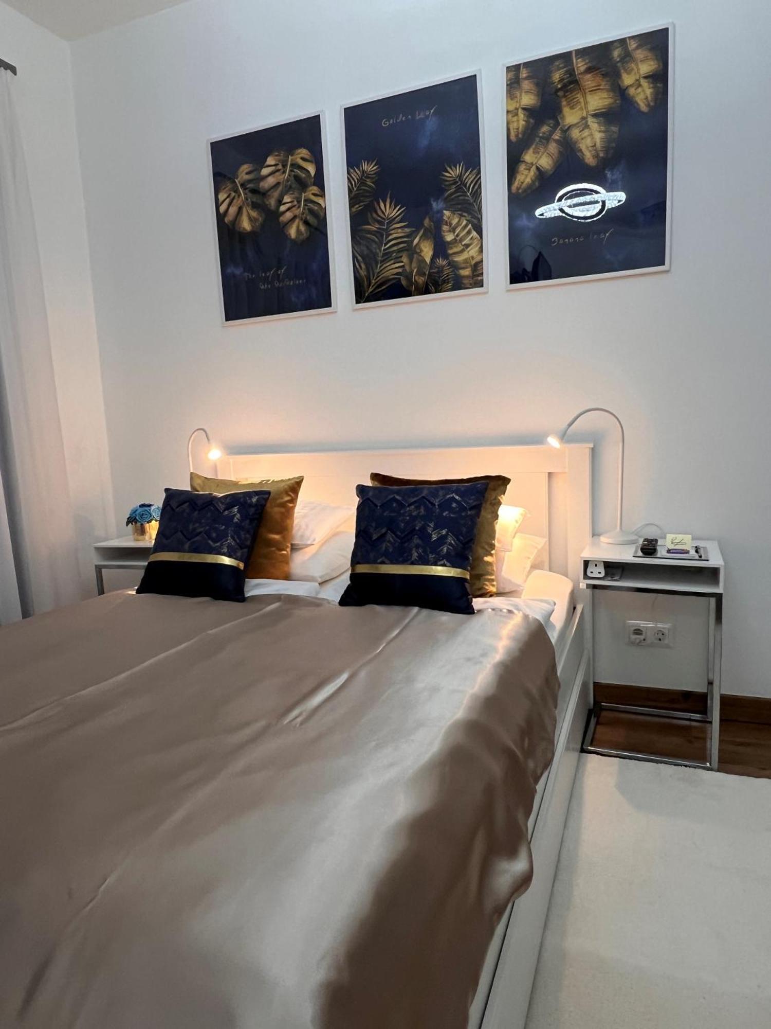 Luxe Central Studio With Pool, Parking & Ac بودابست المظهر الخارجي الصورة